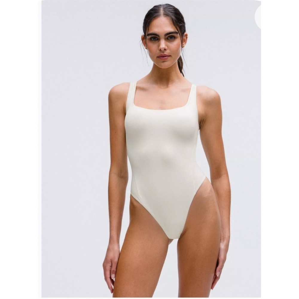 Lululemon Wundermost Nulu Square-Neck Sleeveless Bodysuit in bone sz M nwt
